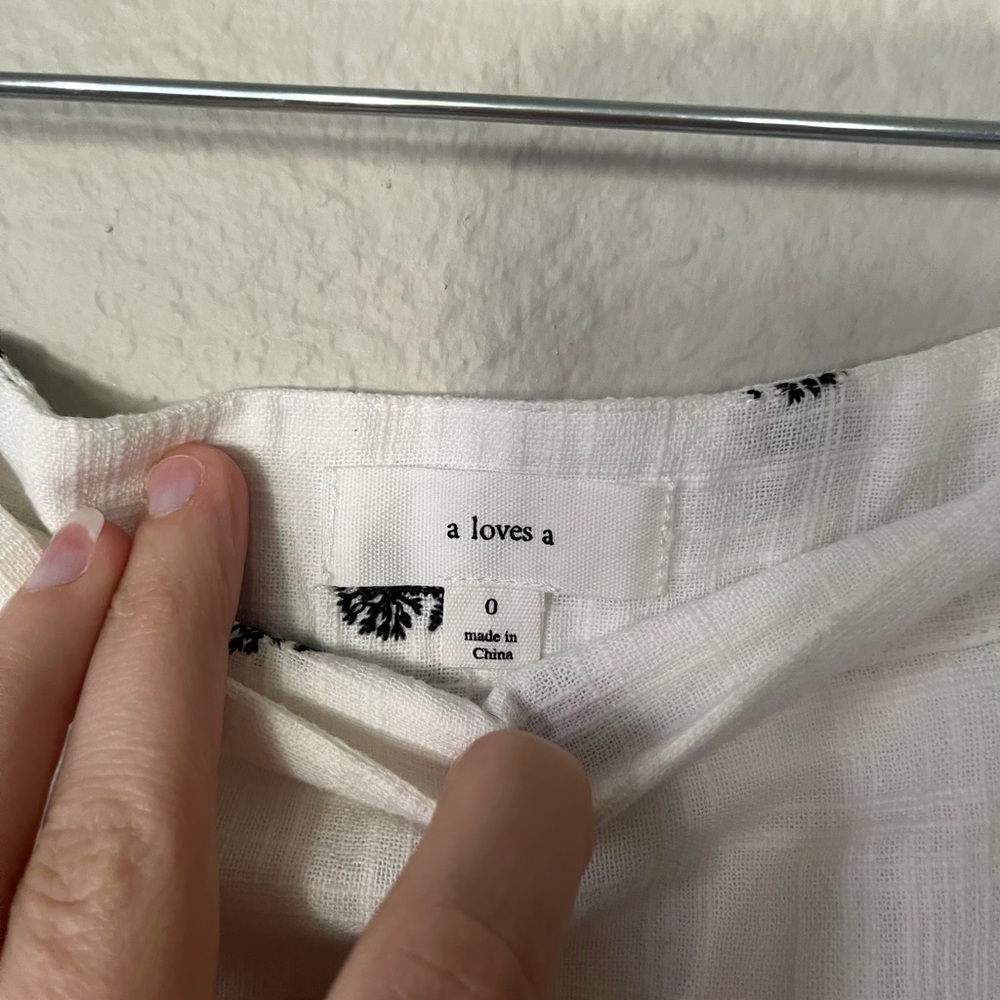 A Loves A White Floral Embroidered Mini Skirt Women’s Size 0 - Picture 10 of 15